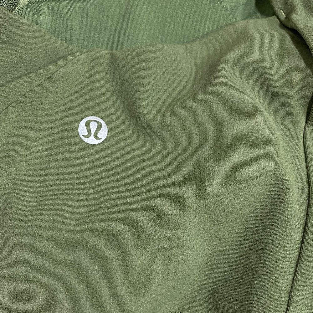 Lululemon Nulu Wrap-Front Longline Bra Green Twill Size 6 Light Support A/B - Picture 3 of 14
